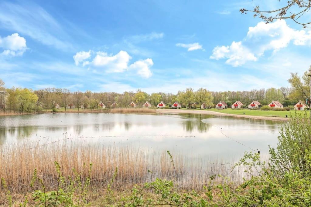 Gezellige Vakantiewoning Aan Het Water In Ewijk - Recreational Only No Workers المظهر الخارجي الصورة