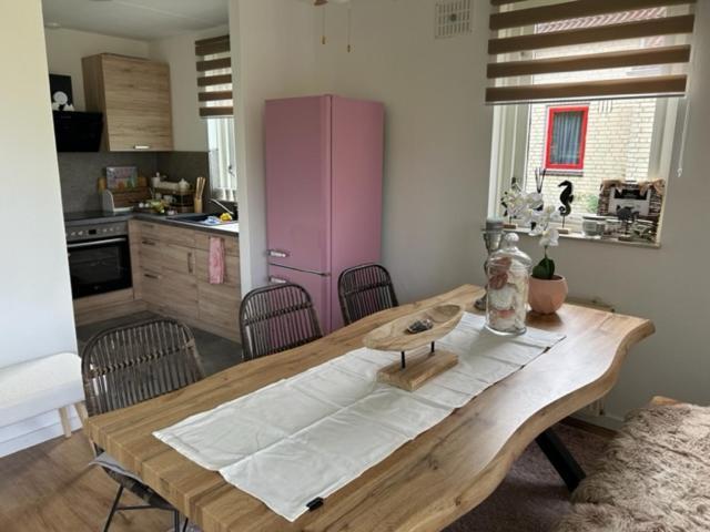 Gezellige Vakantiewoning Aan Het Water In Ewijk - Recreational Only No Workers المظهر الخارجي الصورة