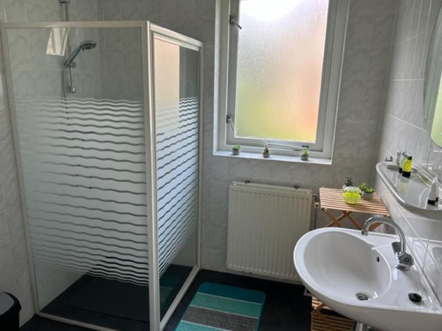 Gezellige Vakantiewoning Aan Het Water In Ewijk - Recreational Only No Workers المظهر الخارجي الصورة