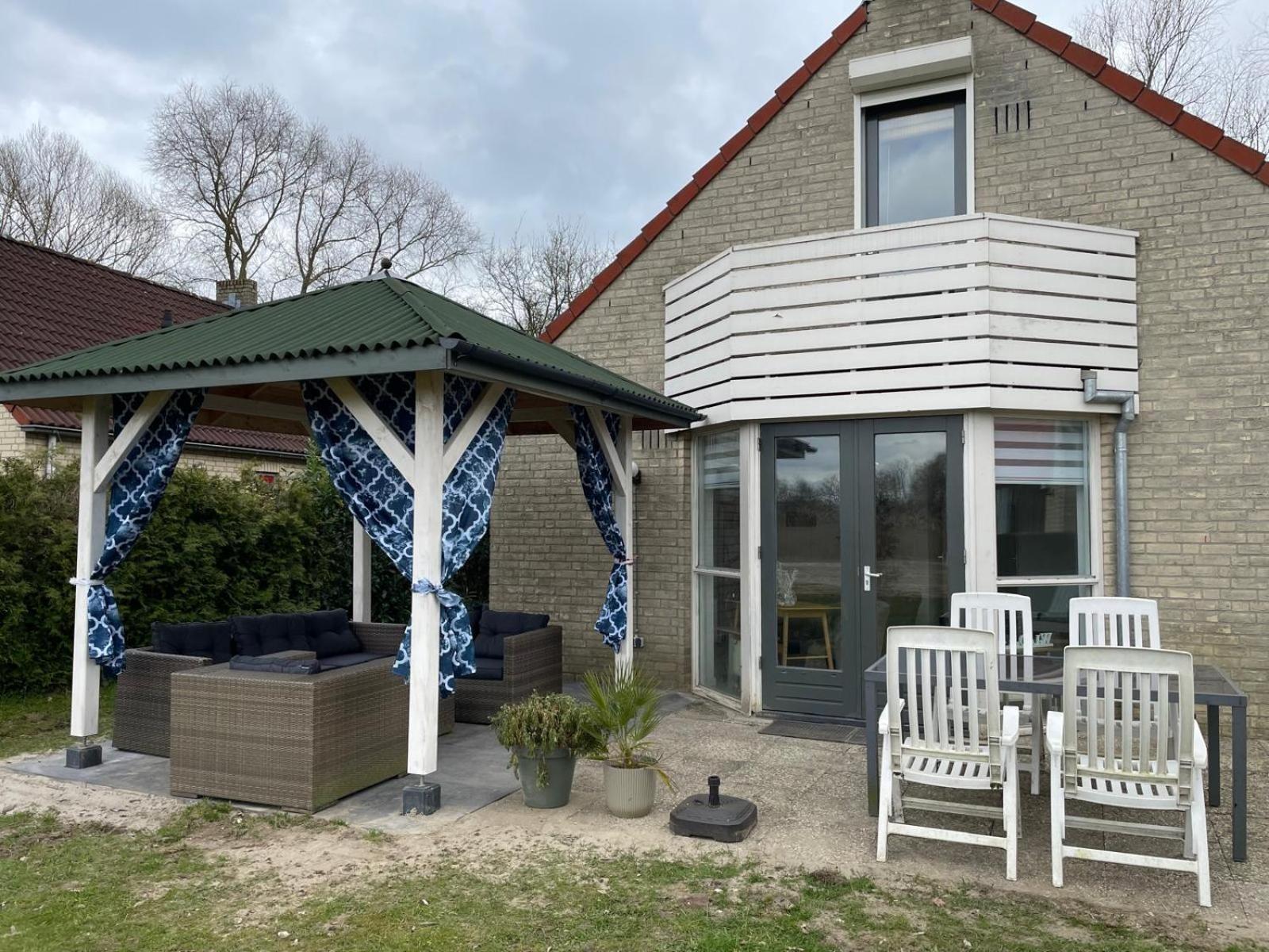 Gezellige Vakantiewoning Aan Het Water In Ewijk - Recreational Only No Workers المظهر الخارجي الصورة